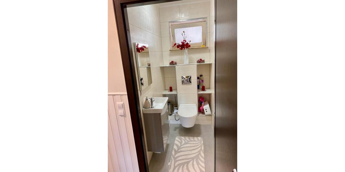 Etagenwohnung Köln Porz - 3 Zimmer, 100 m&sup2;, 1.700&euro; | Angebot:26648899