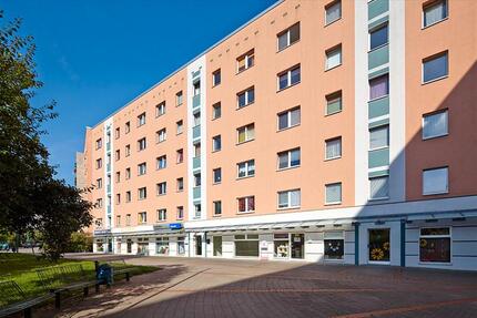 Renovierte Büro-, Praxis- und Ladenmietfläche zimmer