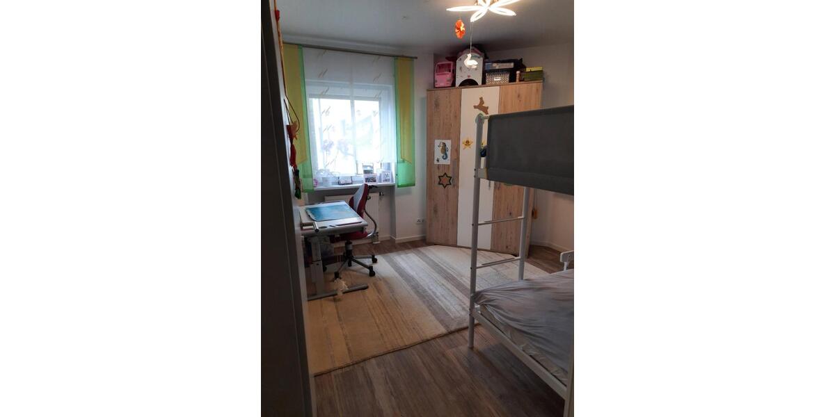 Erdgeschoßwohnung Heßdorf - 3 Zimmer, 120 m&sup2;, 1.250&euro; | Angebot:26396884