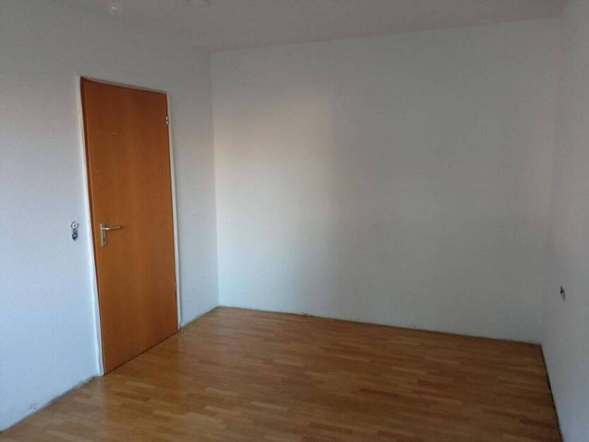 Schöne 2,5 Zimmerwohnung mit Balkon