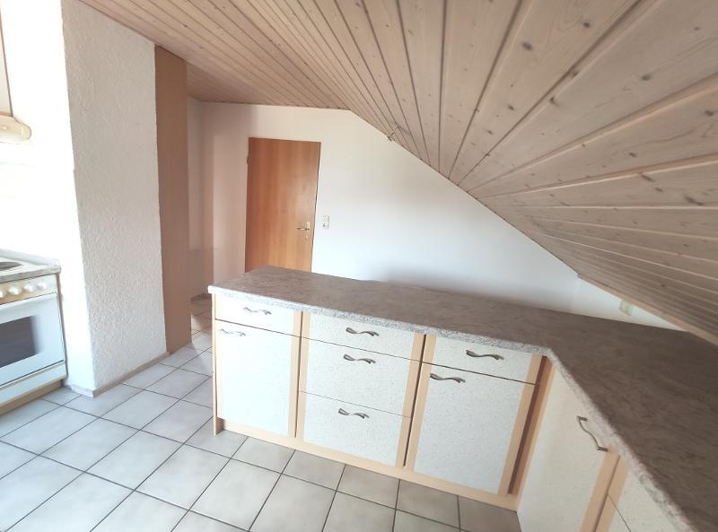 3 Zi. DG Wohnung mit Küche, Gartenmitbenutzung und Stellplatz 3 zimmer