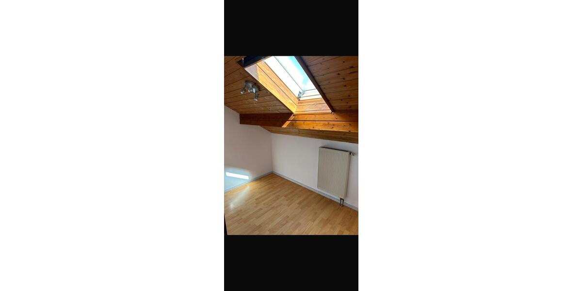 Dachgeschoßwohnung Dingolfing - 3.5 Zimmer, 670&euro; | Angebot:23530583