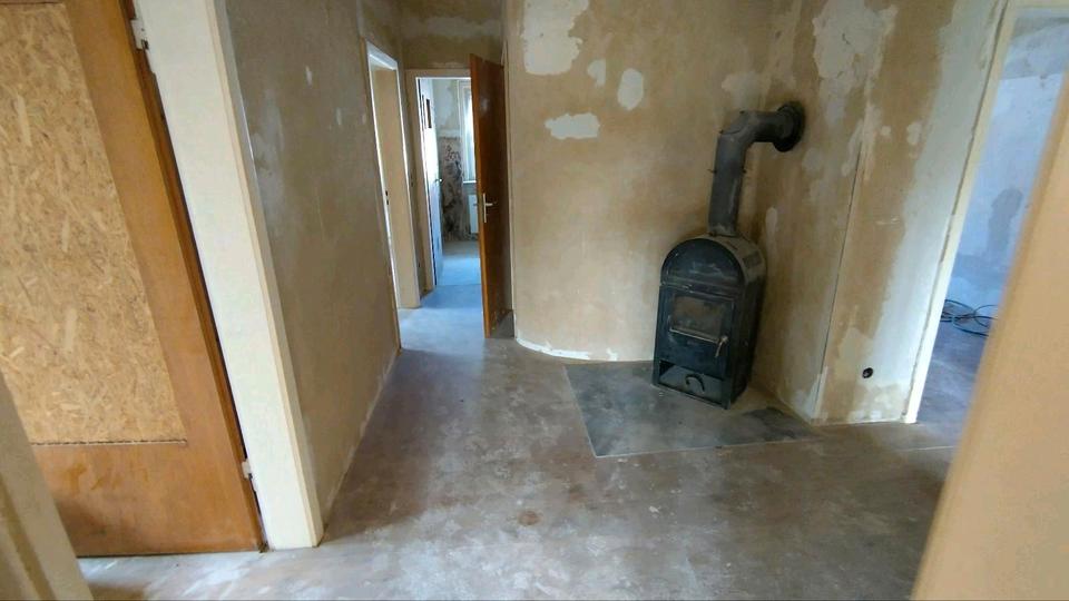 Etagenwohnung Neukirchen - 8 Zimmer, 135 m&sup2;, 1.350&euro; | Angebot:26406482