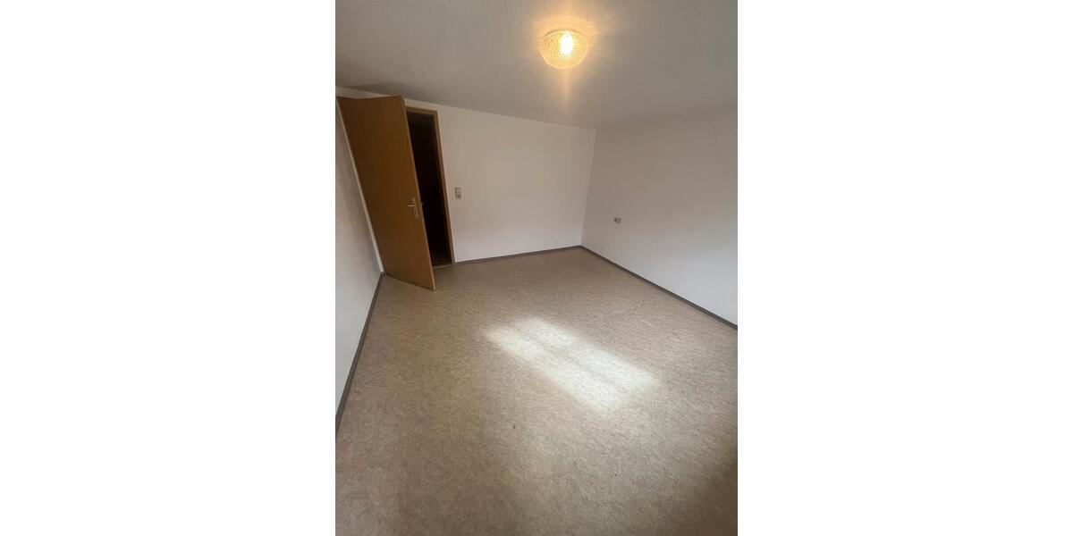 Erdgeschoßwohnung Mellrichstadt - 3 Zimmer, 110 m&sup2;, 770&euro; | Angebot:26664504