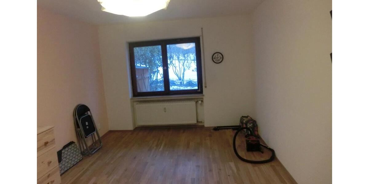 Zimmer in Wohnung an WochenedheimfahrerIn 1 zimmer
