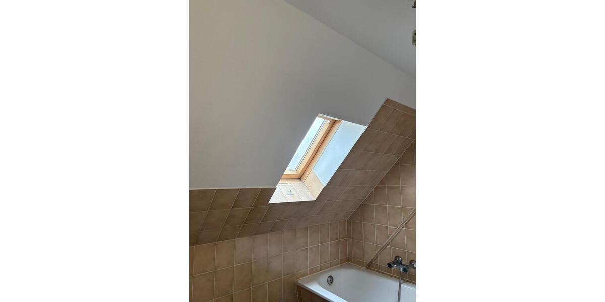 Dachgeschoßwohnung Neuss Reuschenberg - 1 Zimmer, 39 m&sup2;, 280&euro; | Angebot:25270829