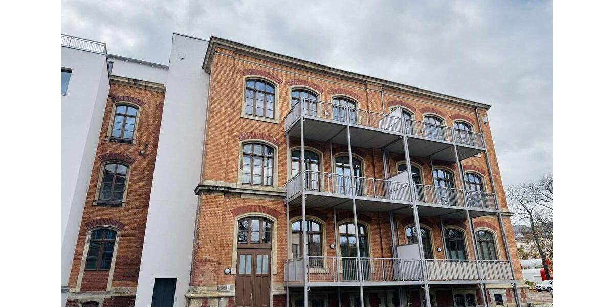 Dachgeschoßwohnung Zwickau - 3 Zimmer, 127 m&sup2;, 1.019&euro; | Angebot:25988403