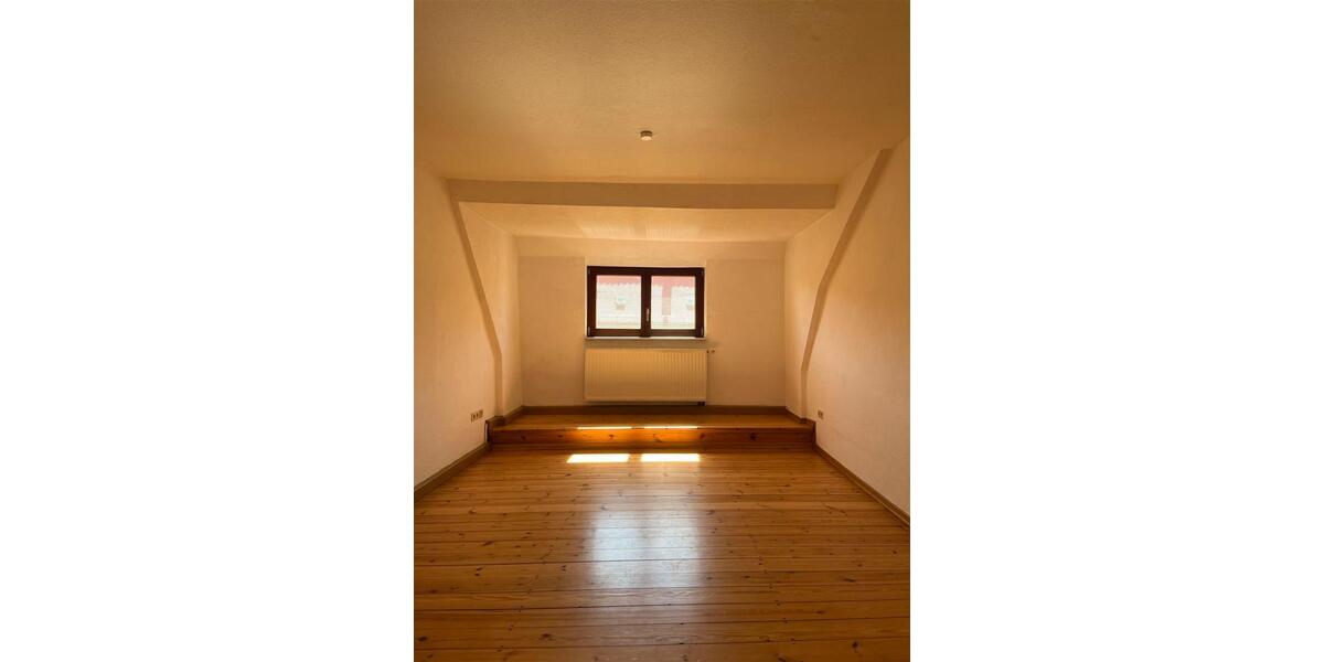 Dachgeschoßwohnung Torgau - 2 Zimmer, 68 m&sup2;, 375&euro; | Angebot:22400735