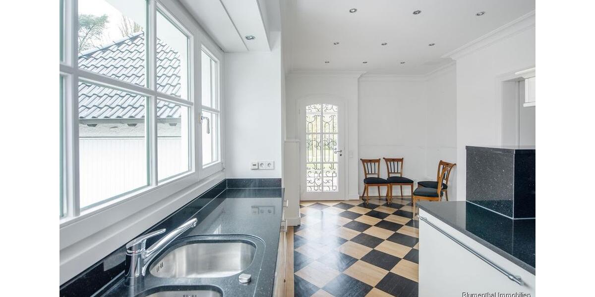 Villa Bielefeld Schildesche - 7 Zimmer, 272 m&sup2;, 2.700&euro; | Angebot:26291726