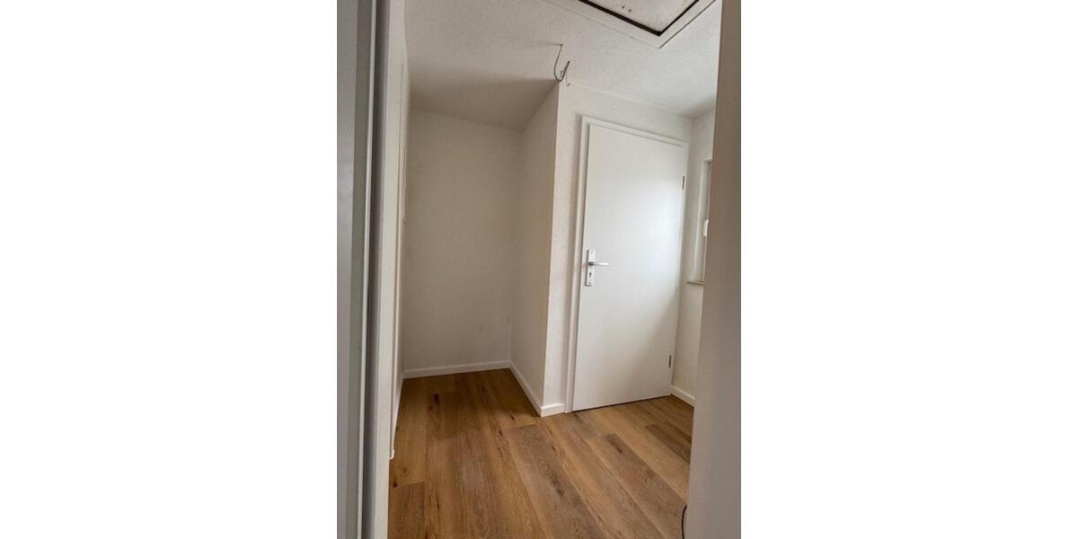 Dachgeschoßwohnung Karlsruhe Neureut - 4 Zimmer, 70 m&sup2;, 1.300&euro; | Angebot:23693533