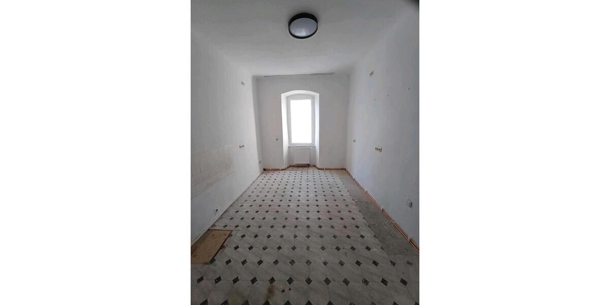 Etagenwohnung Kitzingen - 3 Zimmer, 110 m&sup2;, 1.100&euro; | Angebot:26221393