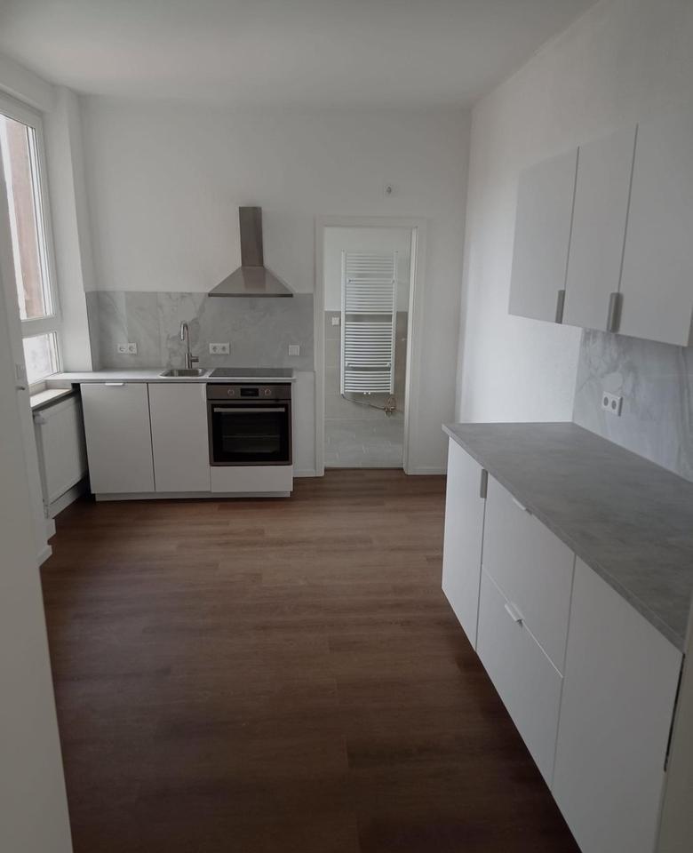 Neu Sanierte 4 Zimmer Wohnung in Worms, auch WG-geeignet