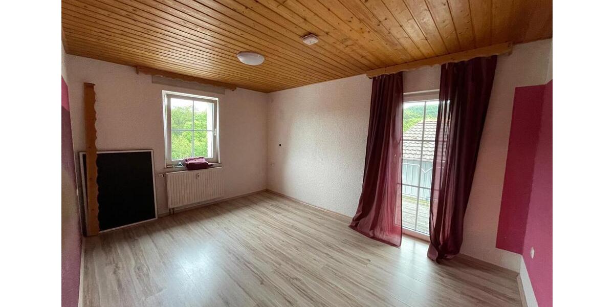 Etagenwohnung Gersfeld (Rhön) - 4 Zimmer, 82 m&sup2;, 850&euro; | Angebot:24688069