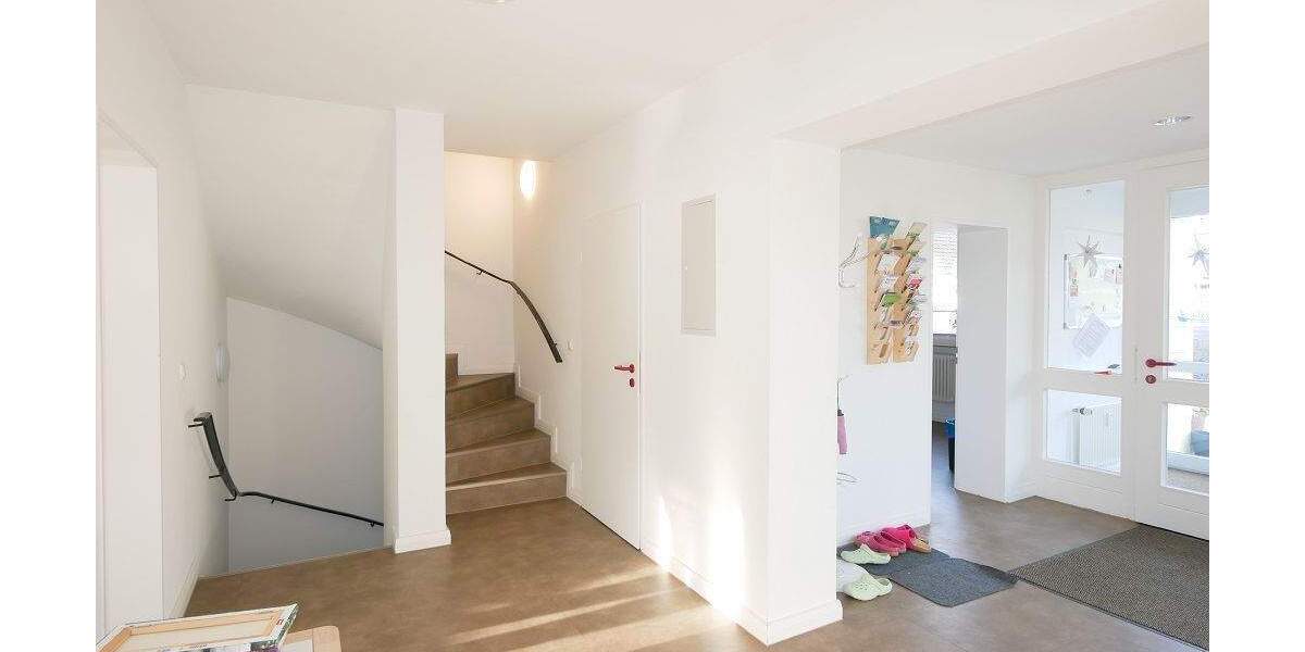 Gewerbeobjekt Tornesch - 5 Zimmer, 124 m&sup2;, 1.680&euro; | Angebot:25775259