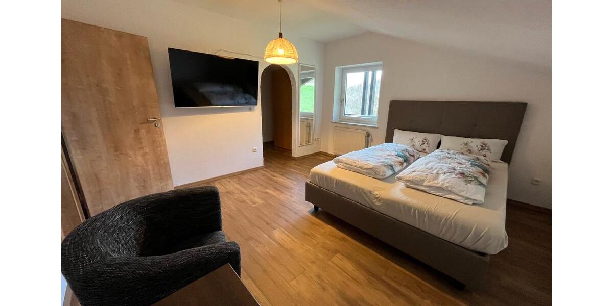 Dachgeschoßwohnung Wegscheid - 3 Zimmer, 65 m&sup2;, 480&euro; | Angebot:26022253