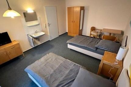 Wohnen auf Zeit Blomberg - 10 Zimmer, 20 m&sup2;, 15&euro; | Angebot:24398307