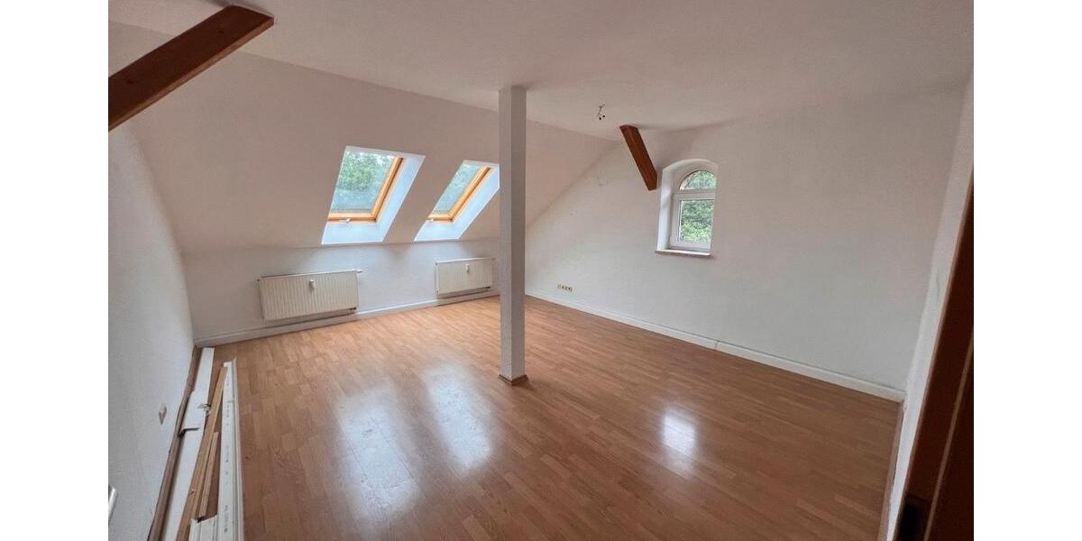 Dachgeschoßwohnung Penig - 5.5 Zimmer, 121 m&sup2;, 830&euro; | Angebot:26033286