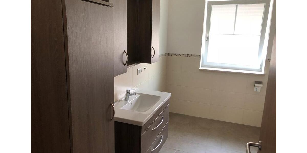 Erdgeschoßwohnung Ederheim - 3 Zimmer, 100 m&sup2;, 900&euro; | Angebot:26552029