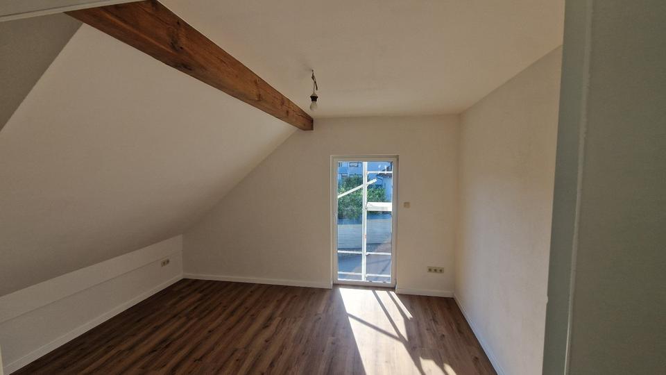 Dachgeschoßwohnung Vilshofen an der Donau - 3 Zimmer, 75 m&sup2;, 870&euro; | Angebot:26697948