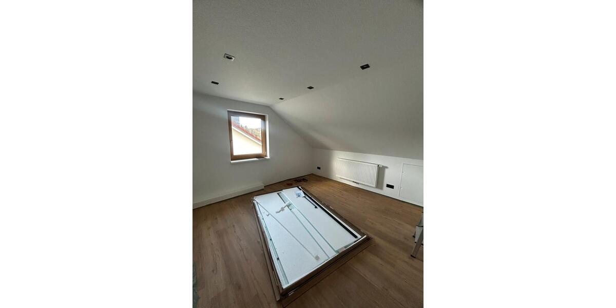 Dachgeschoßwohnung Frammersbach - 3 Zimmer, 80 m&sup2;, 900&euro; | Angebot:26253694