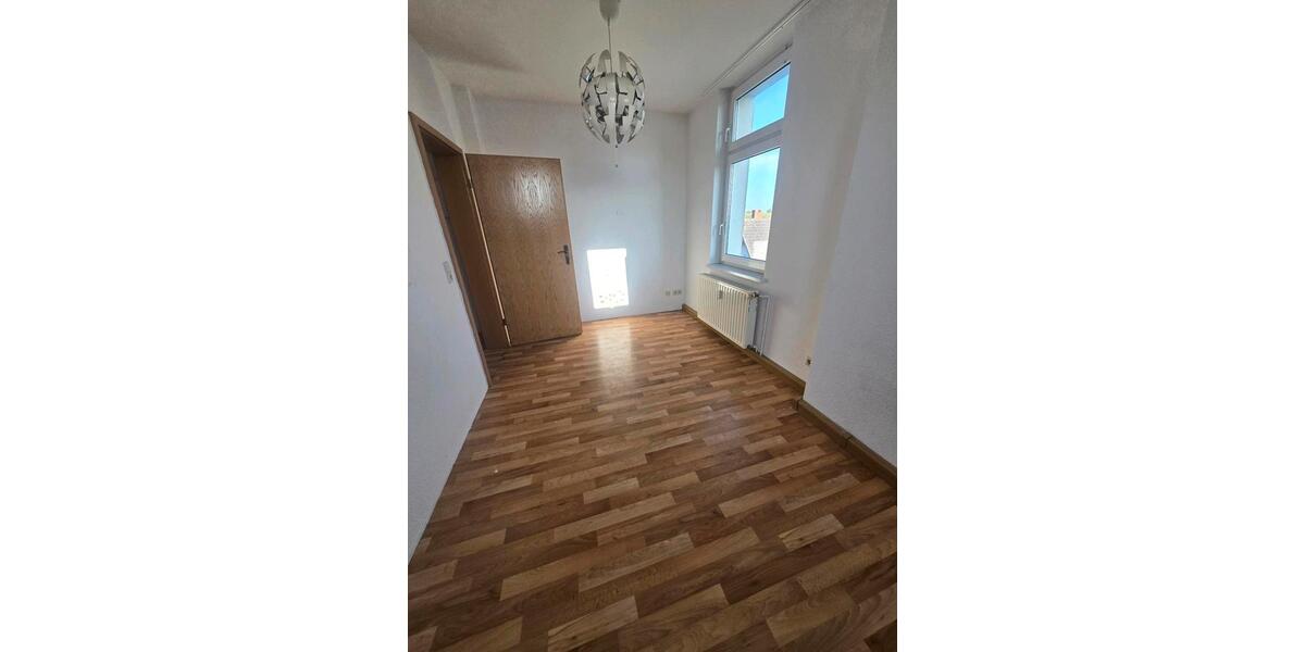Dachgeschoßwohnung Genthin - 3 Zimmer, 90 m&sup2;, 680&euro; | Angebot:26226986