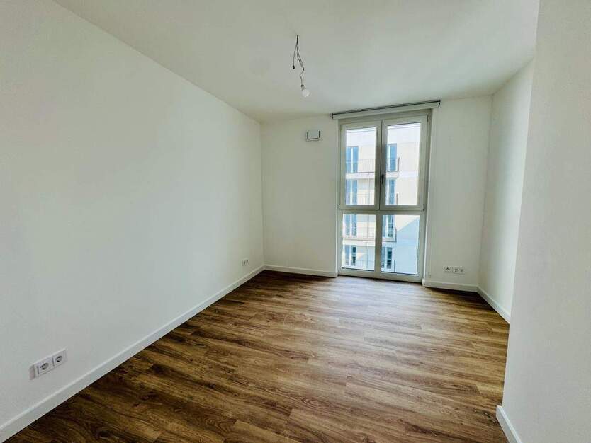 Charmante und Helle Wohnung mit großem Sonnenbalkon im Erstbezug! 2 zimmer