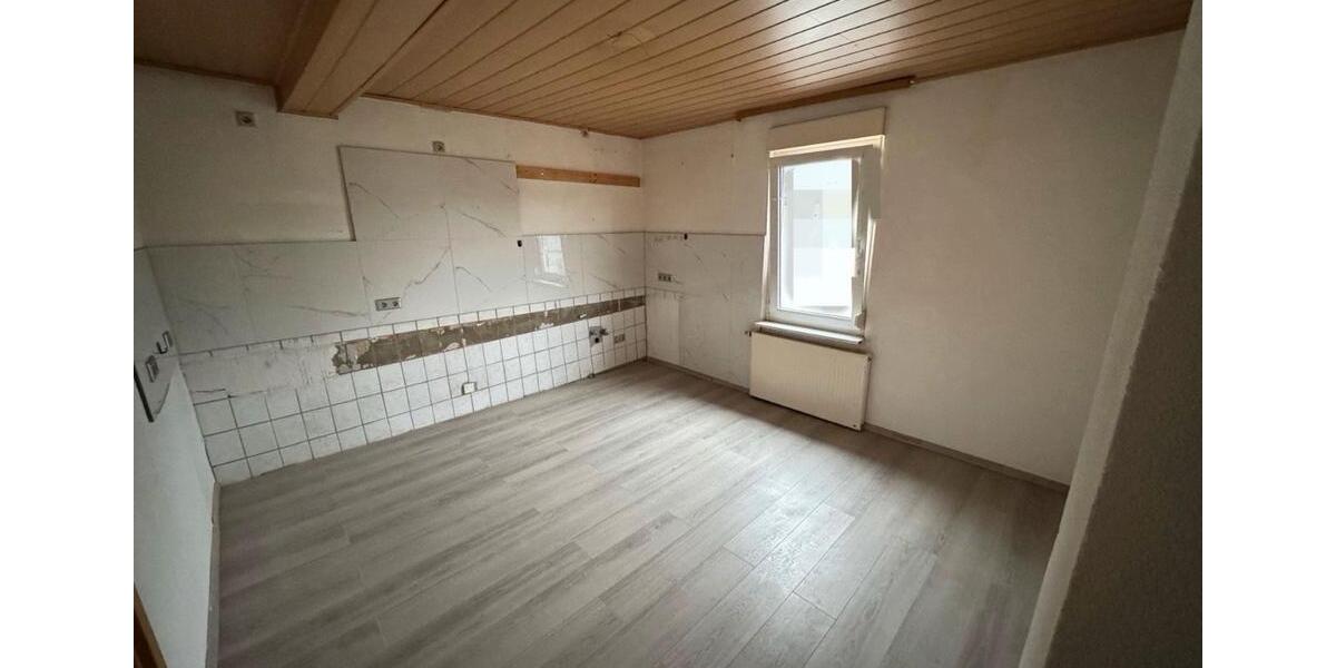 Einfamilienhaus Ehringshausen - 5 Zimmer, 105 m&sup2;, 1.100&euro; | Angebot:24660365