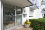 Kernsanierte 2,5-Zi-Wohnung mit EBK, Balkon und Garage