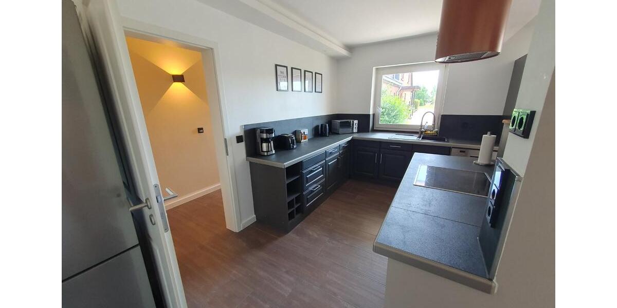 Wohnen auf Zeit Schwerin Friedrichsthal - 5 Zimmer, 185 m&sup2;, 40&euro; | Angebot:14040298