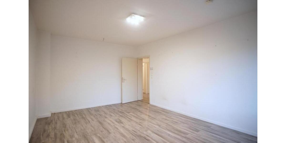 ~ Gepflegte Etagenwohnung mit Laminat und toller Aufteilung ~ 3 zimmer
