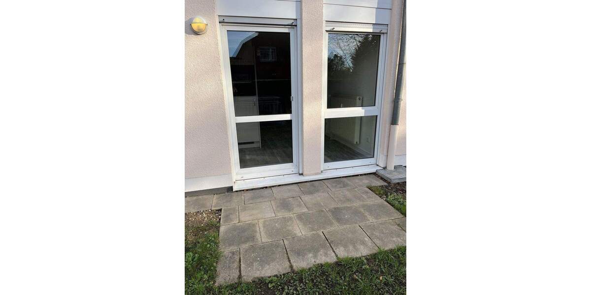 Modern & bezugsfertig: 2-Zimmer-EG-Wohnung mit kl. Terrasse, EBK & Stellplatz - ideal für Singles 2 zimmer