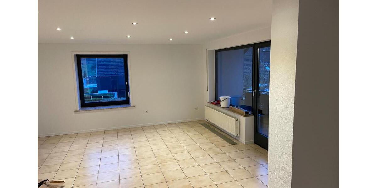 4 Zimmer Wohnung zu vermieten, zusätzlich Kellerraum und Garage 5 zimmer