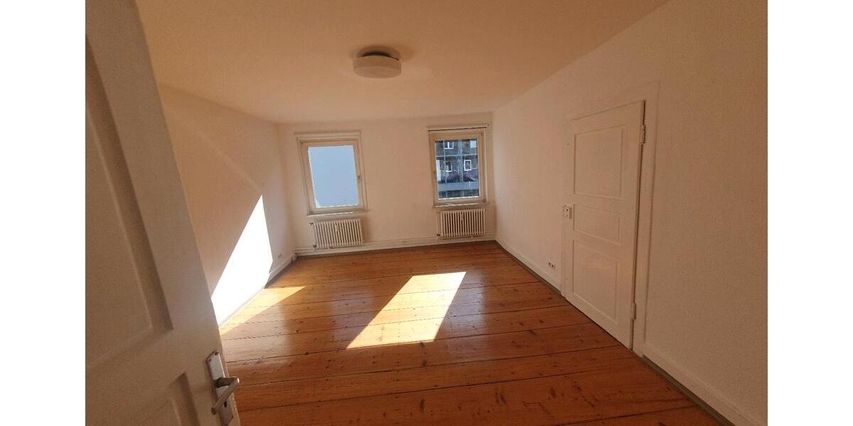 Wohnen auf Zeit Freiburg im Breisgau - 4 Zimmer, 12 m&sup2;, 350&euro; | Angebot:26671228