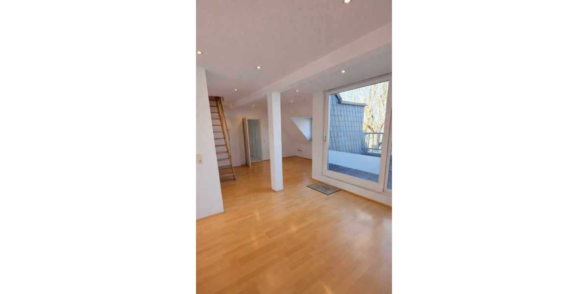 Dachgeschoßwohnung Hilden - 2.5 Zimmer, 84 m&sup2;, 1.190&euro; | Angebot:25852057