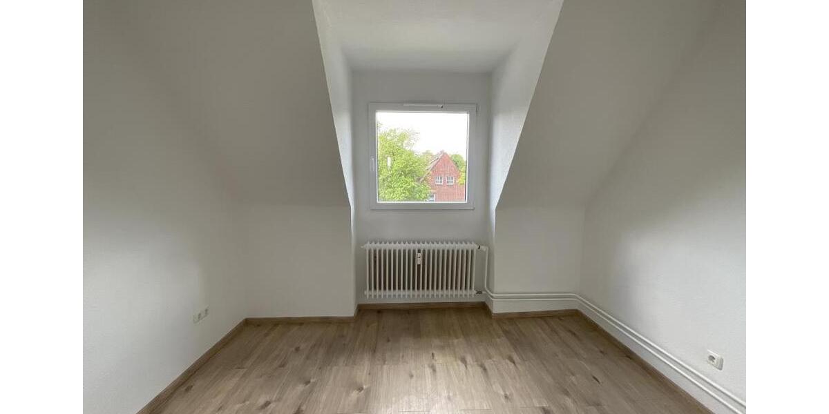 Dachgeschoßwohnung Wilhelmshaven Aldenburg - 3 Zimmer, 55 m&sup2;, 379&euro; | Angebot:26638051