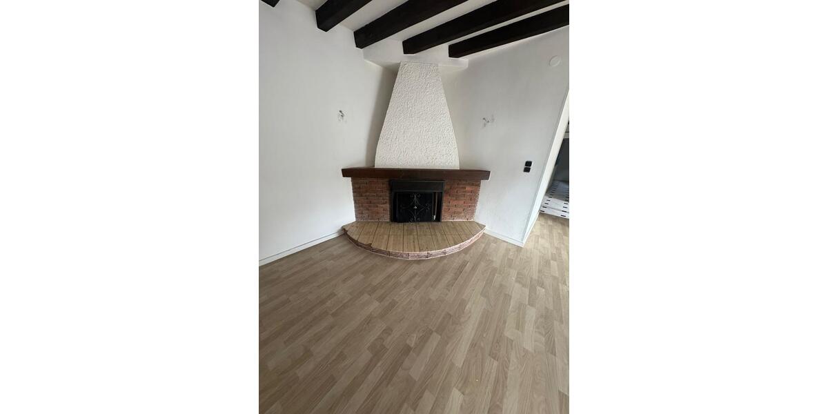 Etagenwohnung Föhren - 8 Zimmer, 224 m&sup2;, 1.600&euro; | Angebot:25553198