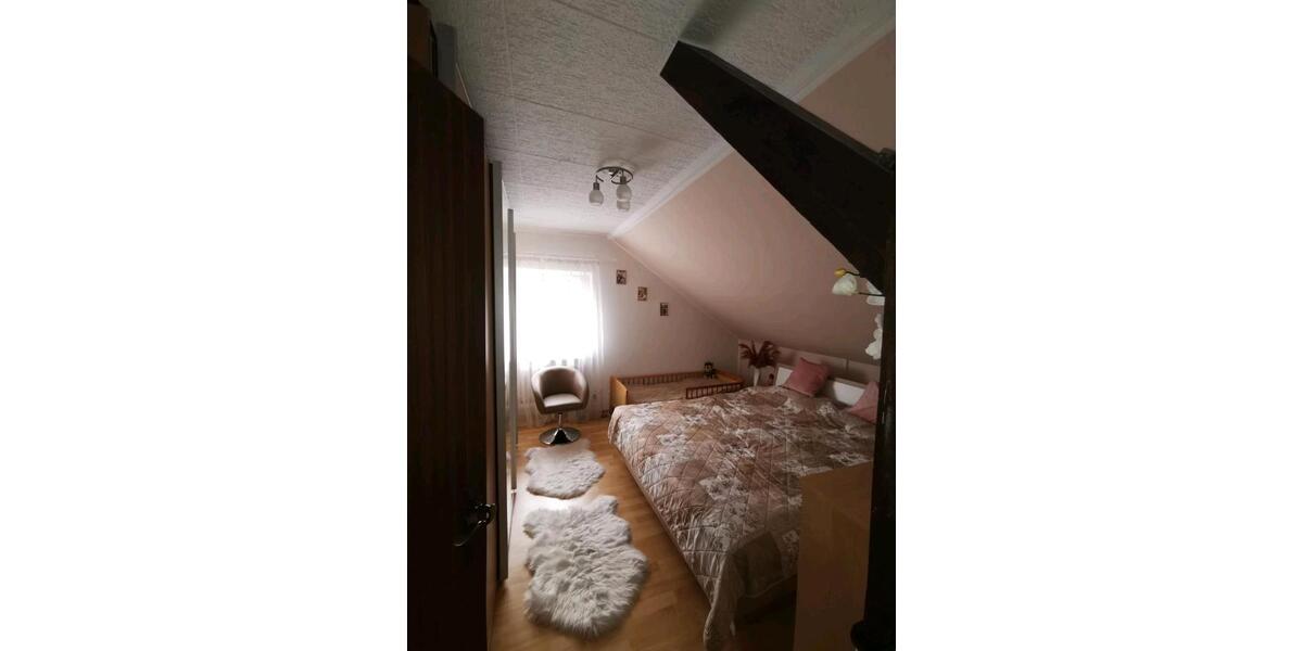 Dachgeschoßwohnung Taunusstein - 3 Zimmer, 86 m&sup2;, 1.196&euro; | Angebot:26466647