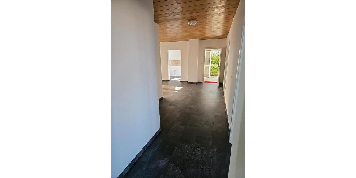 Erdgeschoßwohnung Walldürn - 5 Zimmer, 105 m&sup2;, 750&euro; | Angebot:25282570