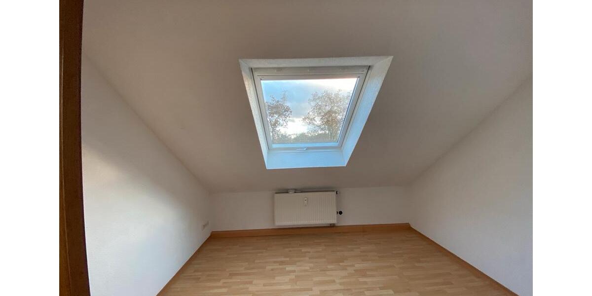 Dachgeschoßwohnung Böblingen Dagersheim - 4 Zimmer, 96 m&sup2;, 1.275&euro; | Angebot:25103972