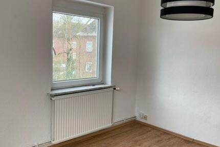 Wohnung Brake (Unterweser) - 3 Zimmer, 57 m&sup2;, 400&euro; | Angebot:25125391