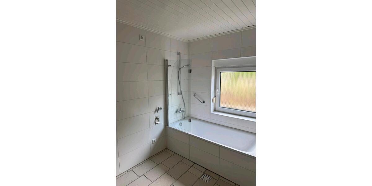 Maisonettenwohnung Wiesbaden Schierstein - 3.5 Zimmer, 136 m&sup2;, 1.500&euro; | Angebot:26639046