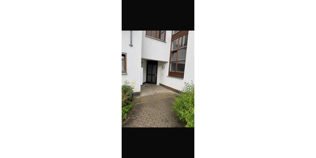 Etagenwohnung Eningen unter Achalm - 3 Zimmer, 83 m&sup2;, 1.440&euro; | Angebot:26593078