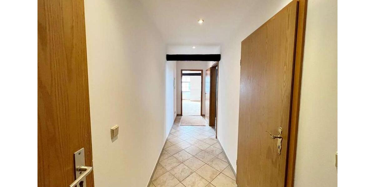 Dachgeschoßwohnung Geithain - 3 Zimmer, 65 m&sup2;, 520&euro; | Angebot:25017746