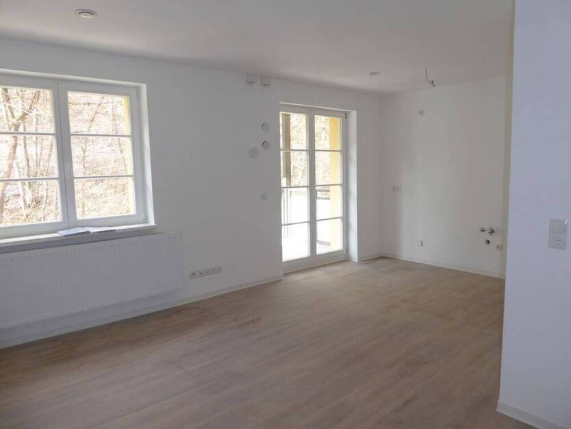 Hochwertig sanierte 2-Zimmer-Wohnung mit Balkon in zentrumsnaher Wohnlage von Rudolstadt