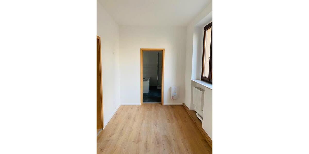 Etagenwohnung Meerane - 2 Zimmer, 58 m&sup2;, 290&euro; | Angebot:25376877