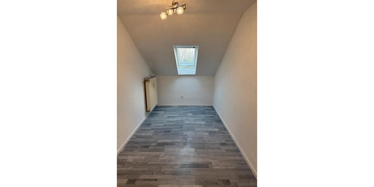 Dachgeschoßwohnung Siegelsbach - 4 Zimmer, 66 m&sup2;, 1.050&euro; | Angebot:26129774