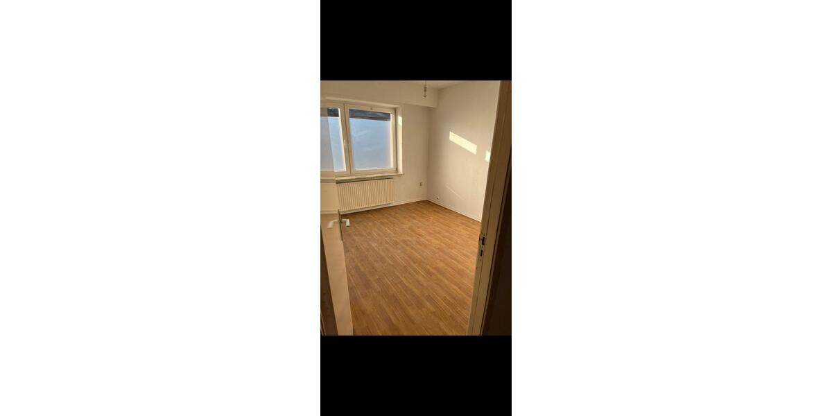 Erdgeschoßwohnung Cadenberge - 7 Zimmer, 160 m&sup2;, 1.120&euro; | Angebot:25427714