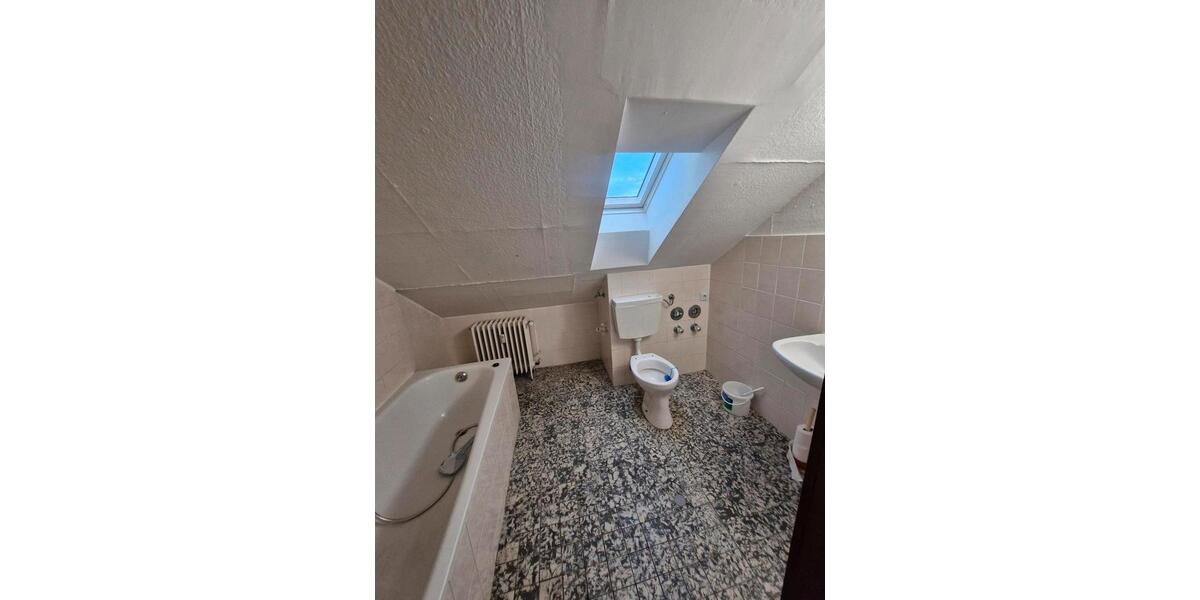 Dachgeschoßwohnung Michelstadt - 4 Zimmer, 110 m&sup2;, 850&euro; | Angebot:25405396