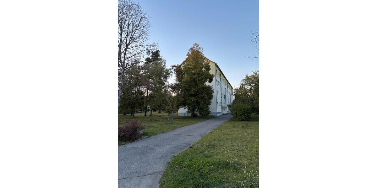 Etagenwohnung Lauta - 4 Zimmer, 67 m&sup2;, 600&euro; | Angebot:24982709