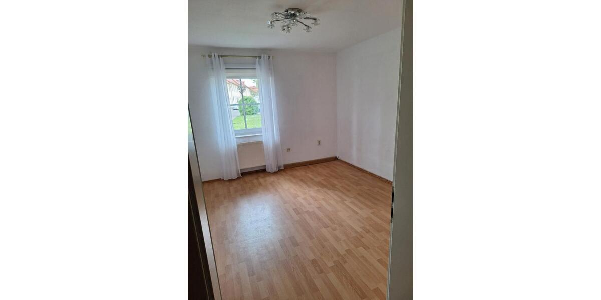 Erdgeschoßwohnung Bad Lauchstädt - 2 Zimmer, 48 m&sup2;, 350&euro; | Angebot:26470896